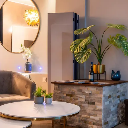 Appartement Toute équipée Jacuzzi Privé Nîmes