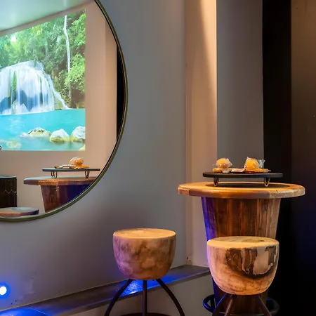 Toute Equipee Jacuzzi Prive شقة نيم