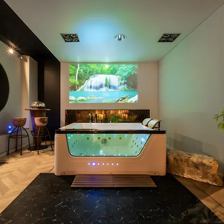Toute Equipee Jacuzzi Prive